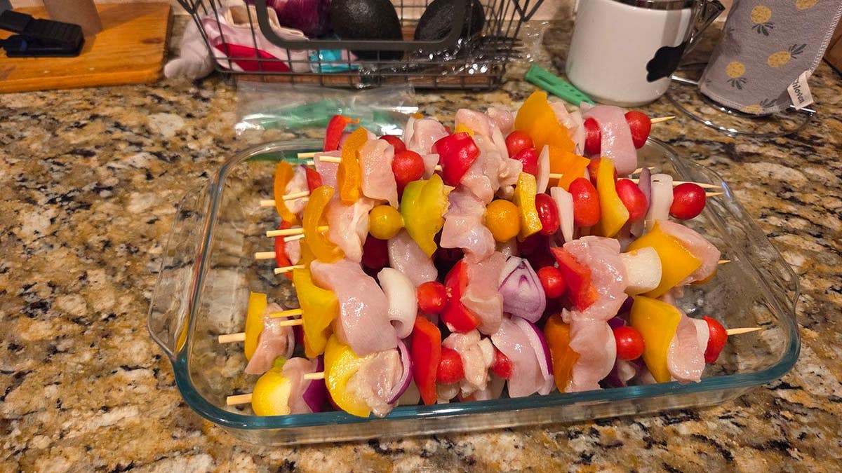Screencaps reader Jim T in San Diego sends in his chicken skewers.