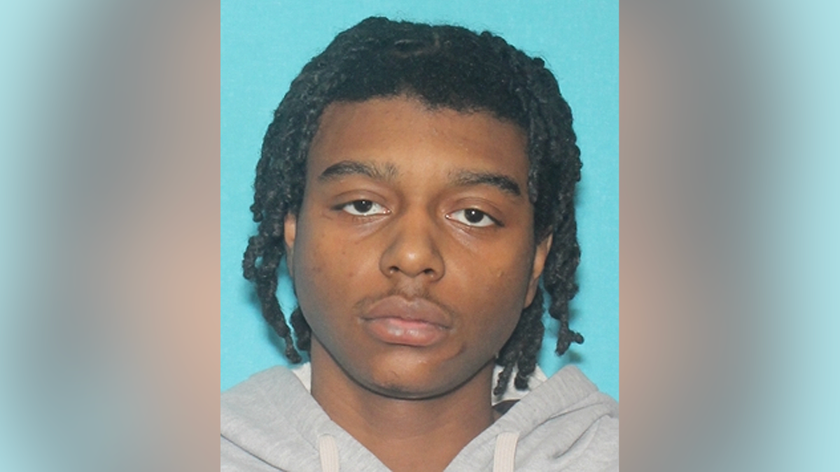 Khadfi Fleming wanted by U.S. Marshals in Philadelphia