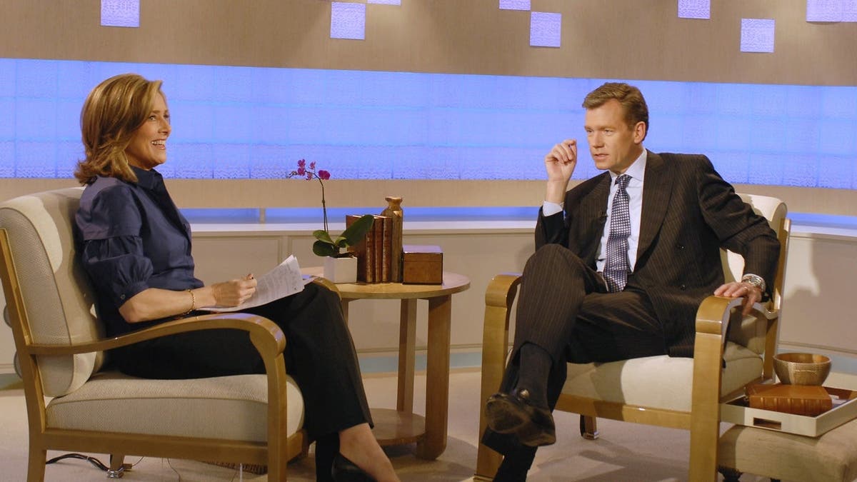 Meredith Vieira interviews Chris Hansen on the set of NBC News' Today.