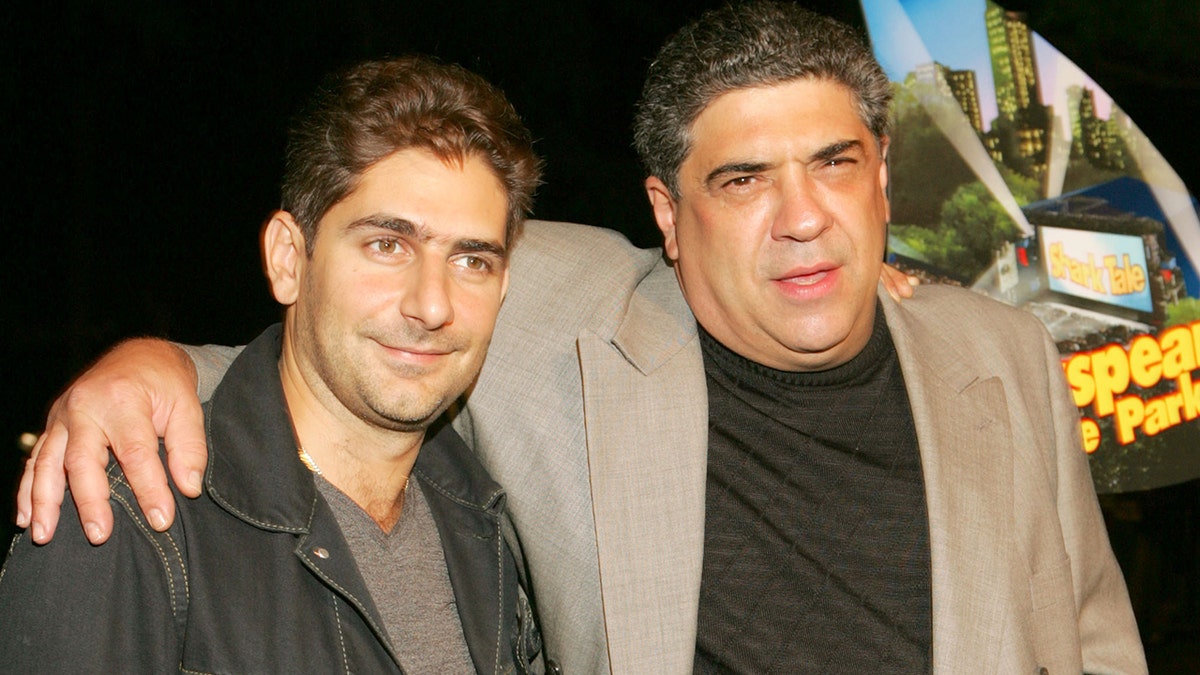Michael y Vincent Pastore en el estreno en Nueva York de «Shark Tale» en septiembre de 2004.