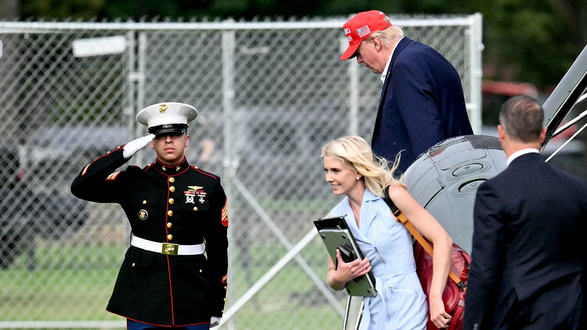 Natalie Harp, Donald Trump leave Marine One