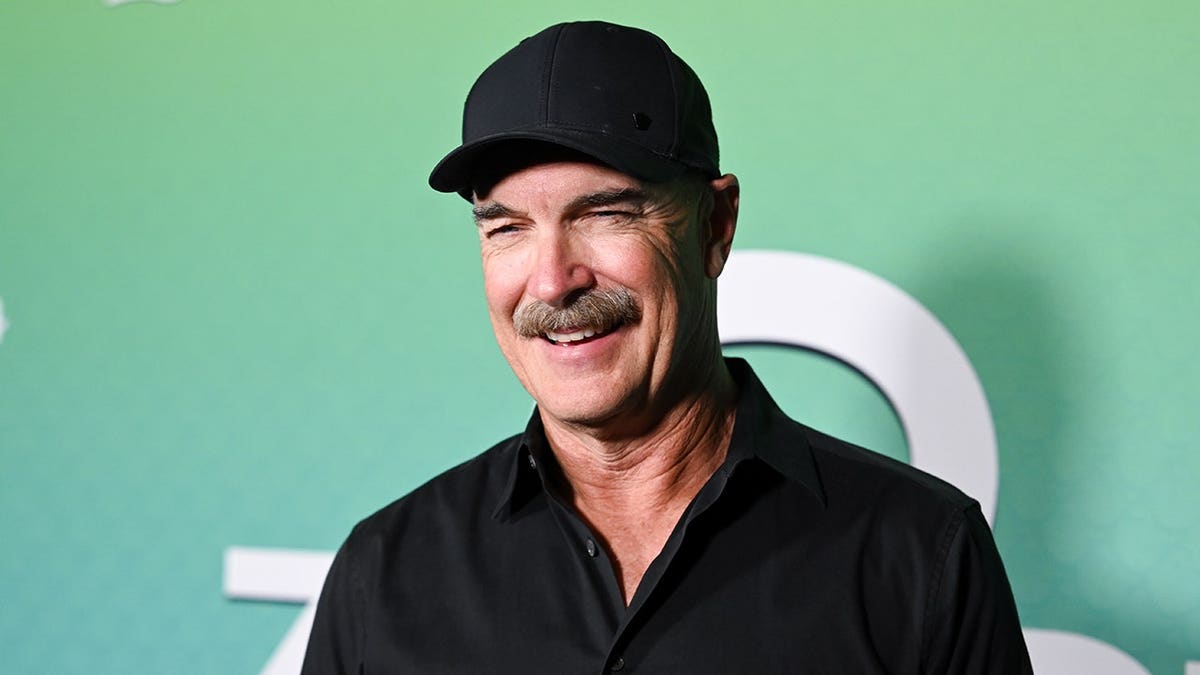 Patrick Warburton posa en un evento en Los Ángeles.