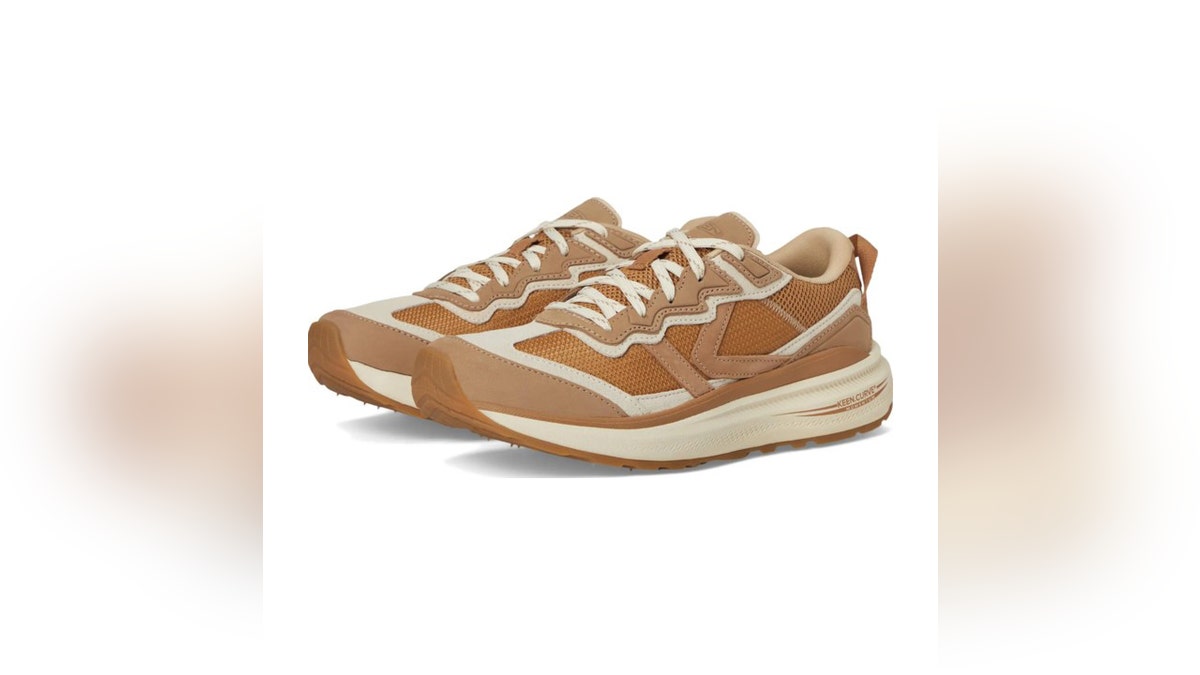 Leather details and a natural fit make this shoe stand out.