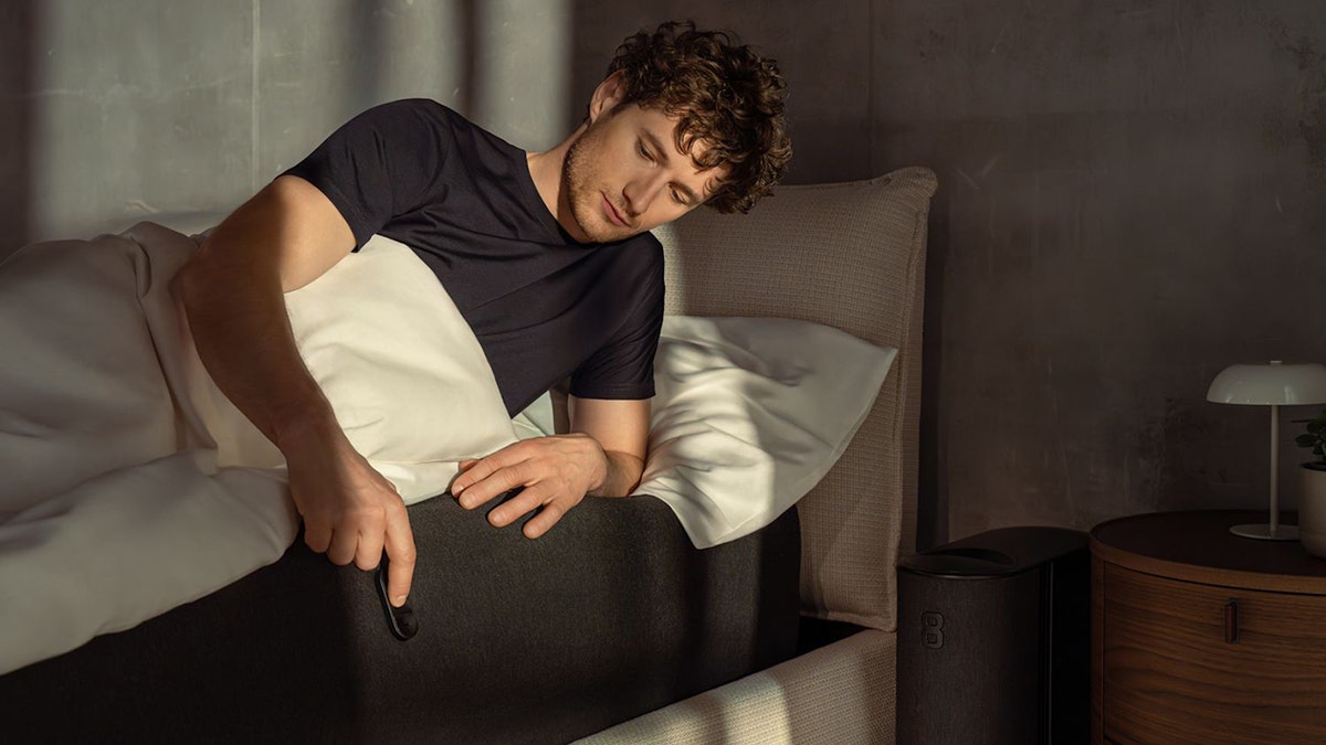 Sleep at your preferred temperature with this mattress cover.
