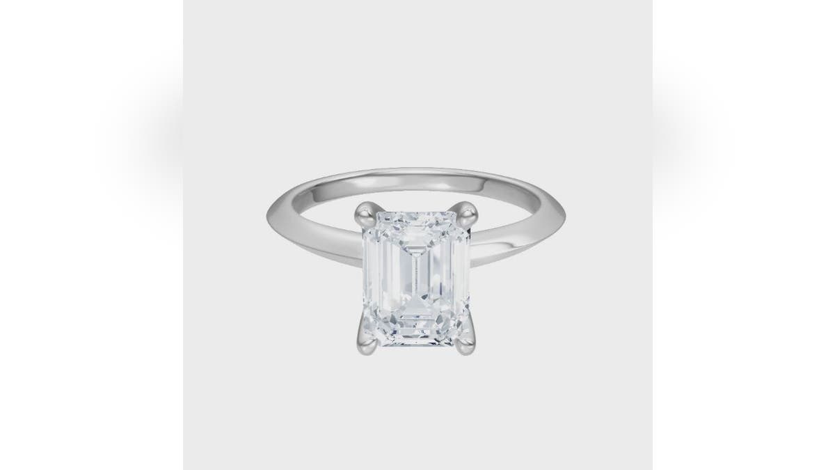 The square cut makes the diamond on this ring stand out.