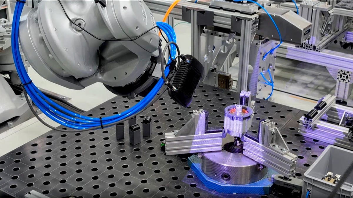The robotic system analyzes a machine.