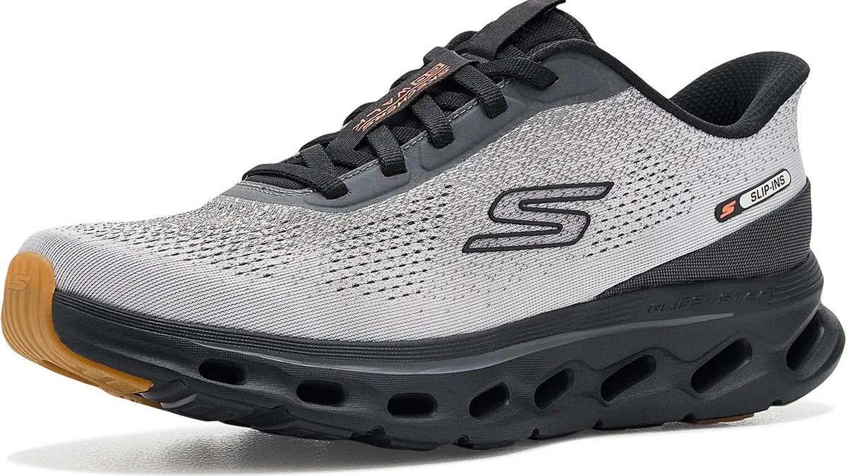 Slide into a lightweight, extra-cushioned shoe built to be your daily choice.