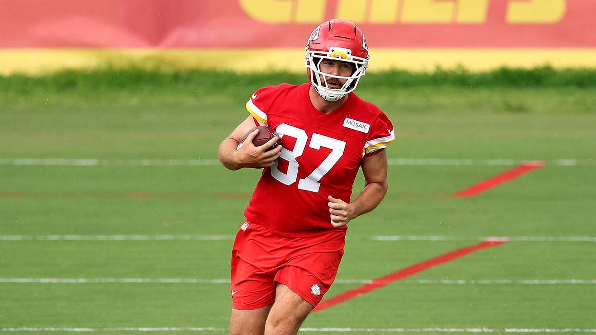 Travis Kelce participates in Kansas City Chiefs training camp at Missouri Western State University.