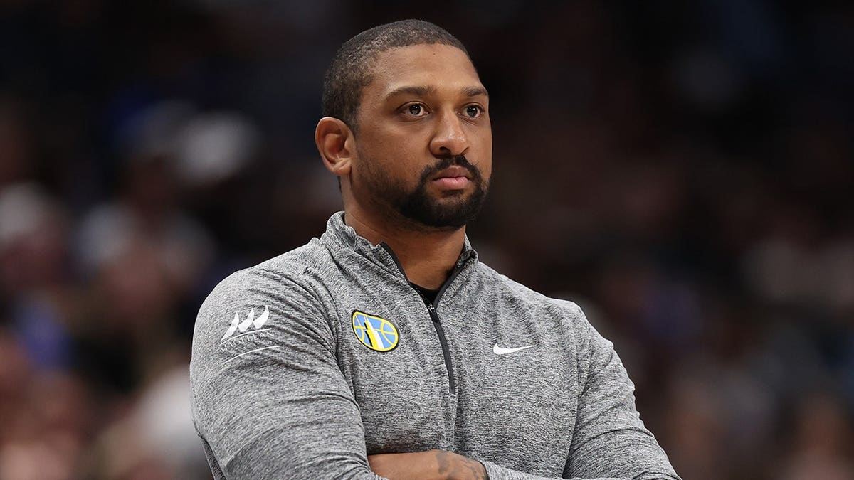 WNBA coach torches league’s officiating after latest bizarre no-call: ‘It’s a f—— joke’ WNBA coach torches league’s officiating after latest bizarre no-call: ‘It’s a f—— joke’