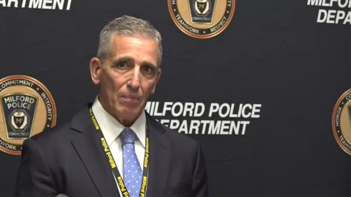 En la imagen aparece el jefe de policía de Milford
