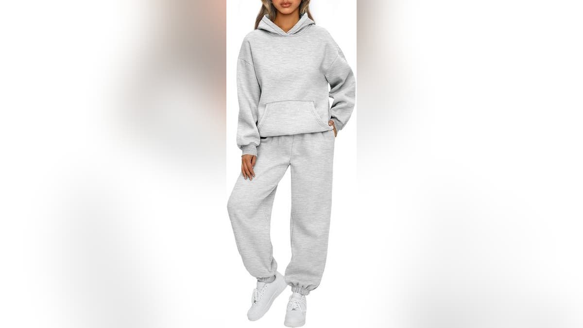Kick back and relax in this lounge set.