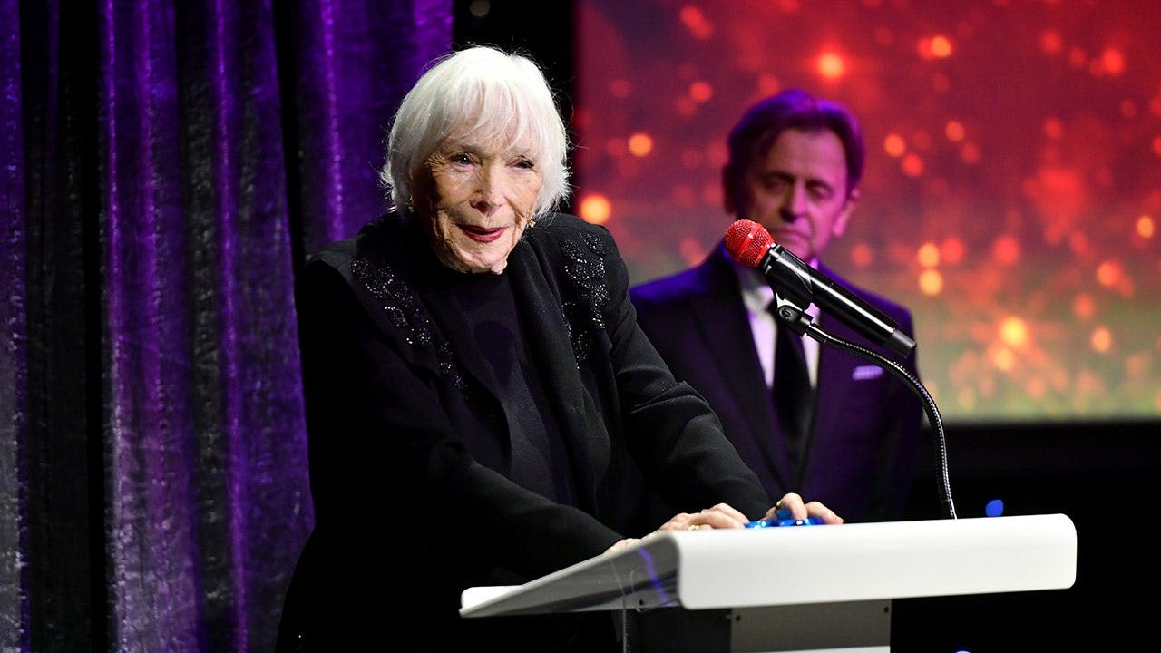 foxnews.com - Brie Stimson - Shirley MacLaine makes rare video appearance, pokes fun at 1960s movie flop