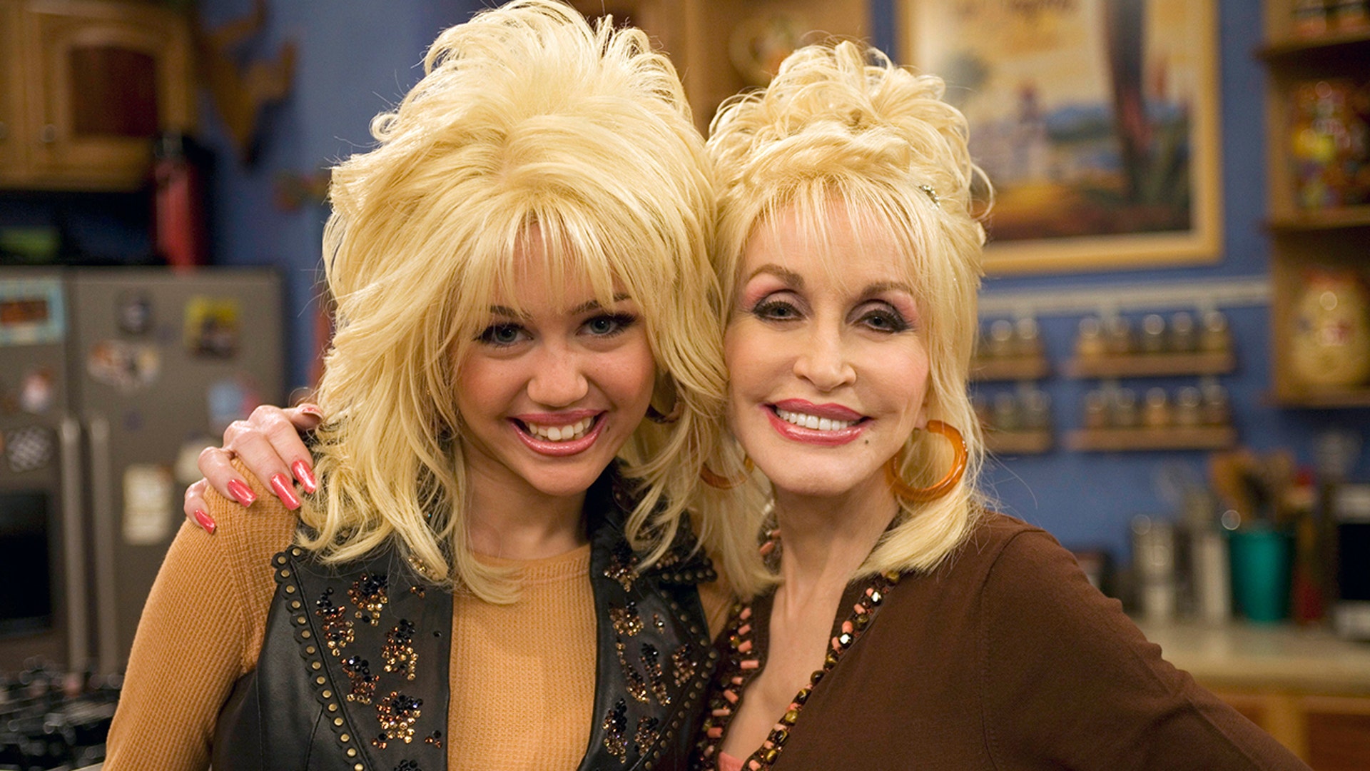 Dolly Parton and Miley Cyrus on an episode of "Hannah Montana."