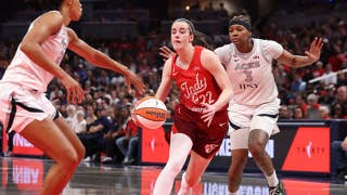 La estrella de las Aces se mete con los aficionados de las Fever que la abucheaban en Indianápolis, antes de que Chelsea Gray dejara boquiabiertos a los de Caitlin Clark en un emocionante partido que se decidió en la prórroga