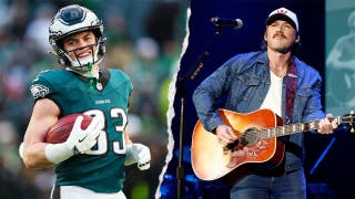 Cooper DeJean, de los Eagles, sale al escenario con Morgan durante la última parada de la gira «I'm the Problem»