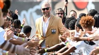 Joe Thomas, miembro del Salón de la Fama, nos cuenta por qué se saltó el draft de la « NFL » para dedicarse a la pesca, criar vacas Wagyu y mejorar su salud