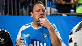 Joey Chestnut sufre una sorprendente derrota en un partido de béisbol de las ligas menores, pero hay un gran «pero»