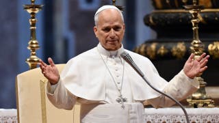 El Papa por fin recibe su propia gorra auténtica de los White Sox, de esa promoción loca del equipo