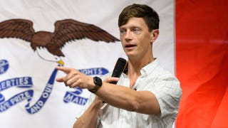Iowa Dem gubernatorial candidate says he would not want Biden or Harris to campaign for him