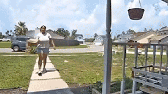 Amazon delivery driver hurls package onto porch, snaps photo and walks away - Fox News