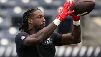 Titans star points finger at fast-food chain after brutal 24-hour stomach nightmare - Fox News