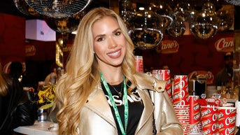 Chiefs heiress Gracie Hunt on why she lifts heavy weights and doesn’t count calories - Fox News