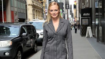 Heather Graham flaunts fit physique in bikinis on romantic Italian escape - Fox News
