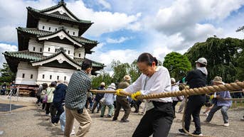 8,000 people applied to help hand-pull a 360-tonne Japanese keep home - Fox News