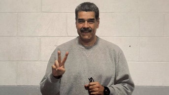 Maduro se ve muy diferente en las primeras fotos de la cárcel desde que lo detuvieron en EE. UU. - Fox News