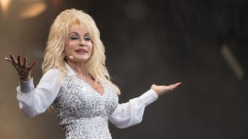 Mississippi mayor argues aginst lowering flag for Dolly Parton after her death