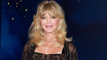 Goldie Hawn dances in her bathing suit during European family vacation