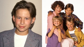 ‘Home Improvement’ star Jonathan Taylor Thomas makes rare appearance in reunion photo with co-stars
