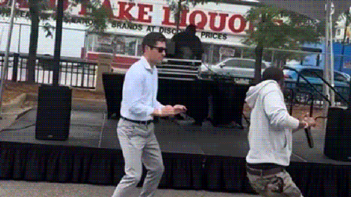 Progressive mayor's 'cringeworthy' dance at Black entrepreneur fair backfires - Fox News