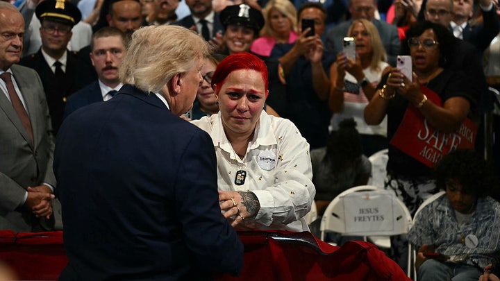 Trump, in impromptu moment, left stage during his speech to comfort grieving parents - Fox News