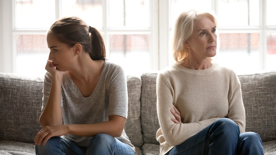 5 reasons more Americans are going 'no contact' with their parents, according to psychologist
