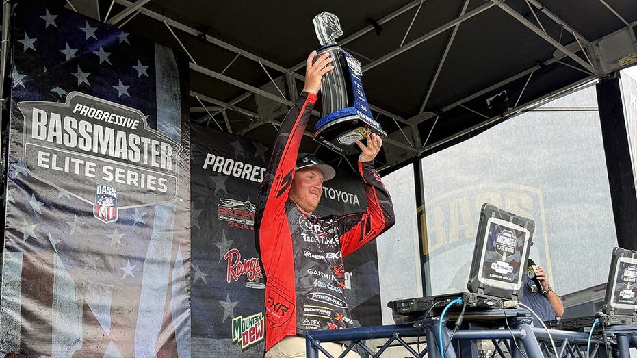 Evan Kung wins Bassmaster Elite at St. Lawrence River in a tournament for the record books
