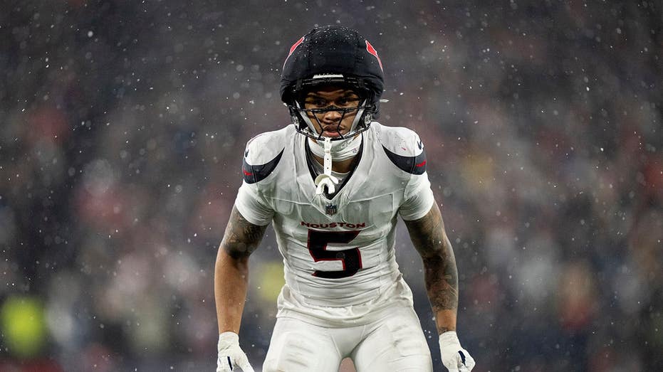 Texans' Jalen Pitre named first-ever NFL Guardian Cap athlete in league history: 'Evolution of the game'