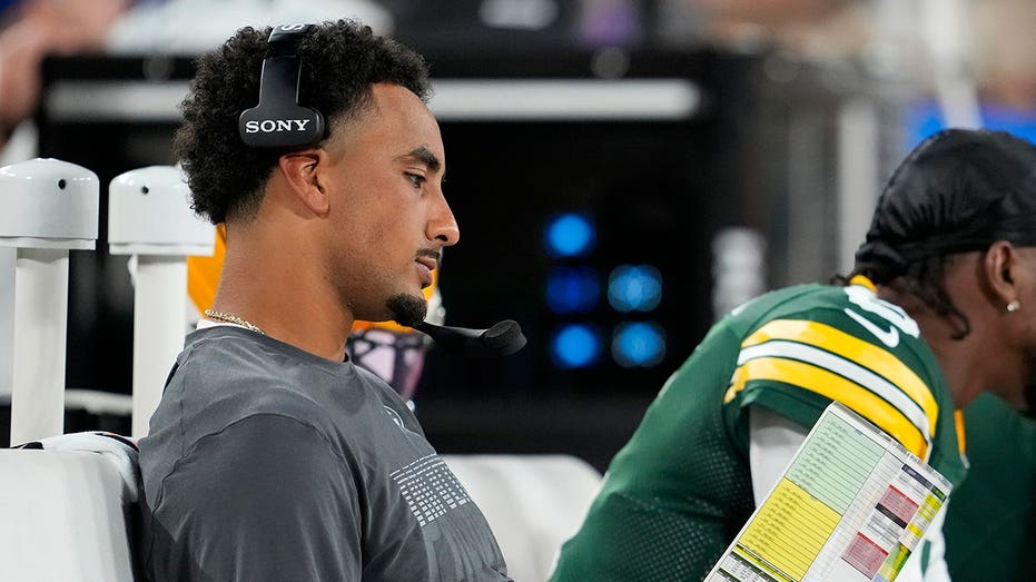 Packers' Jordan Love calls offensive plays in the second half of preseason game, sparks late comeback