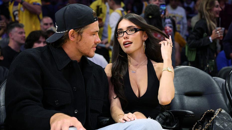 Body language expert says NFL fans are wrong about Justin Herbert & Madison Beer viral camp videos