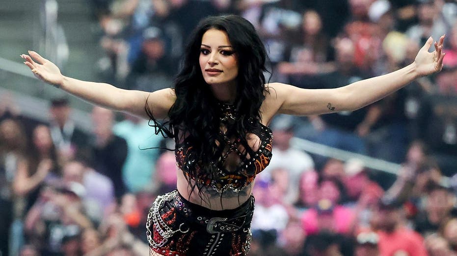 WWE star rips 'f—ing weird' autograph-seeker after bizarre interaction while trying to catch connecting flight