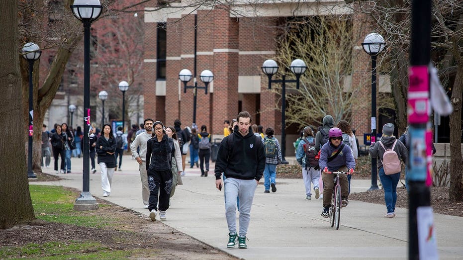University of Michigan plans to shield 2027 freshman letter grades from transcripts in new mental health plan