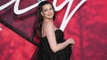 Anne Hathaway takes charge at the 'Verity' red carpet in viral moment - Fox News