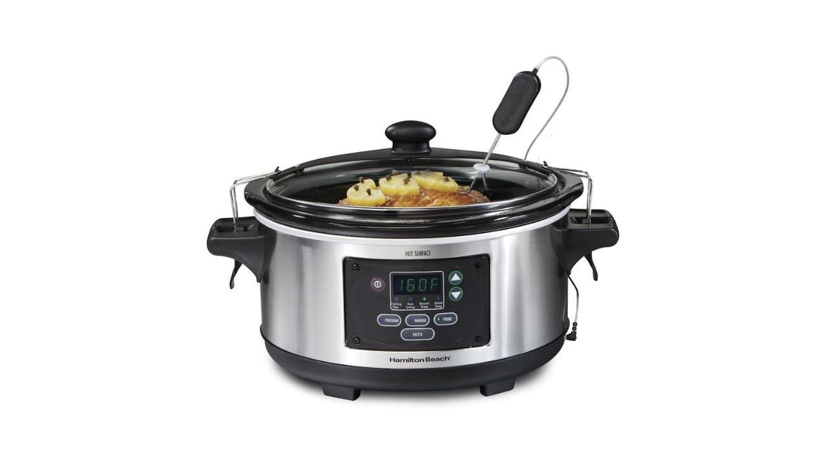 Smart technology lets you set a target temperature, then switches to Warm once your food is ready.