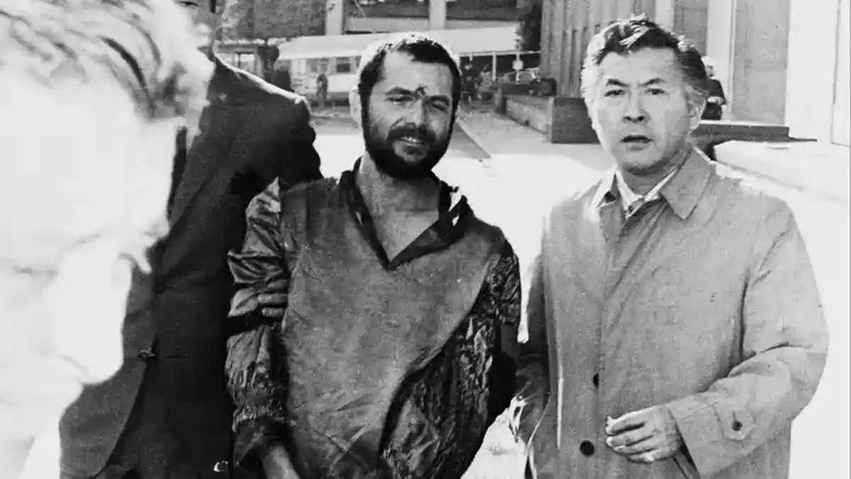 Bruce Davis (L) and Daye Shinn (R)