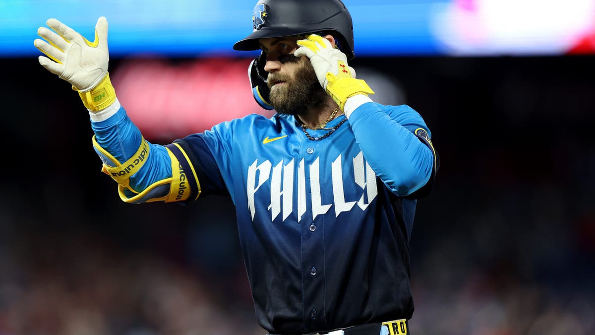 Bryce Harper reacting after a base hit at Citizens Bank Park