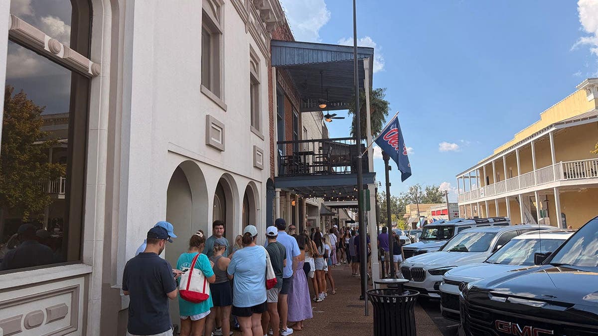 Fans flock to Oxford ahead of the LSU versus Ole Miss showdown on Saturday afternoon.