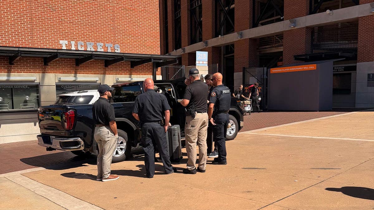 Tennessee's campus prepares for a visit from President Donald Trump, as No. 1 Texas visits the No. 14 Vols