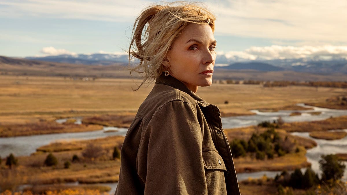 Michelle Pfeiffer as Stacy Clyburn in