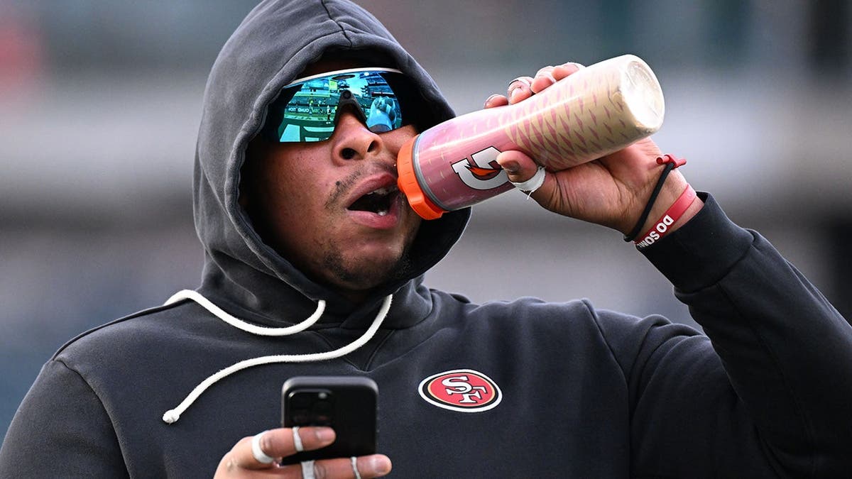 Alfred Collins warms up before an NFC Wild Card game in Philadelphia.