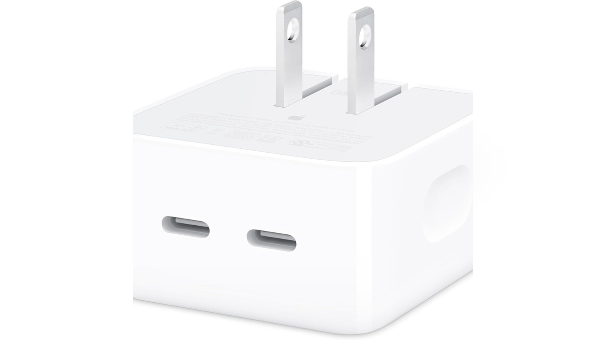 This adapter supports fast charging.